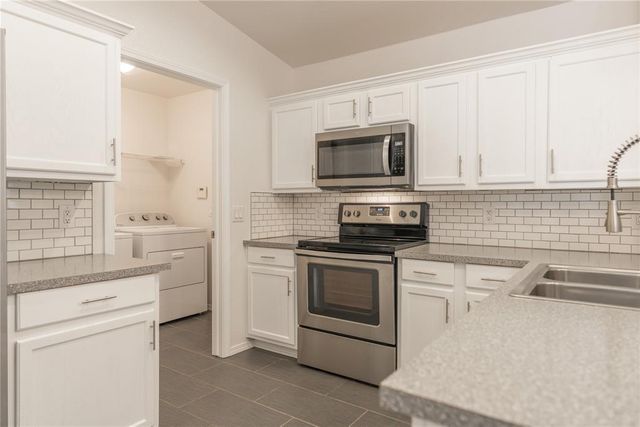 2404 Hunting Horse Trail, Norman, OK 73071