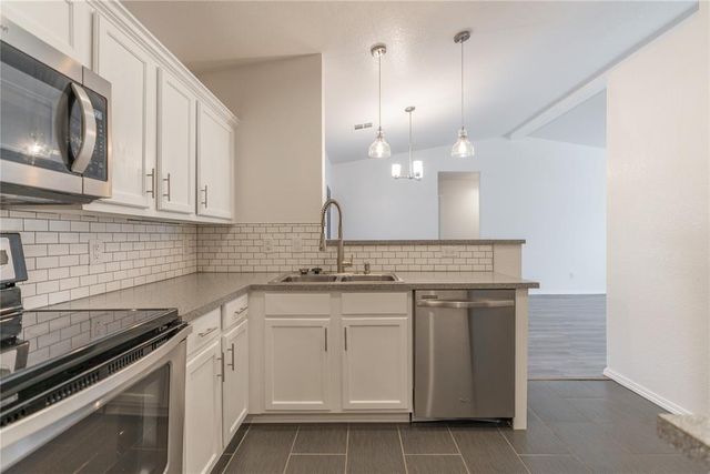 2404 Hunting Horse Trail, Norman, OK 73071