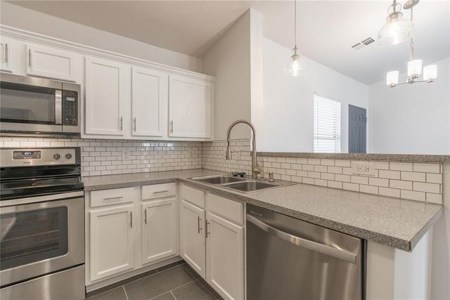 2404 Hunting Horse Trail, Norman, OK 73071