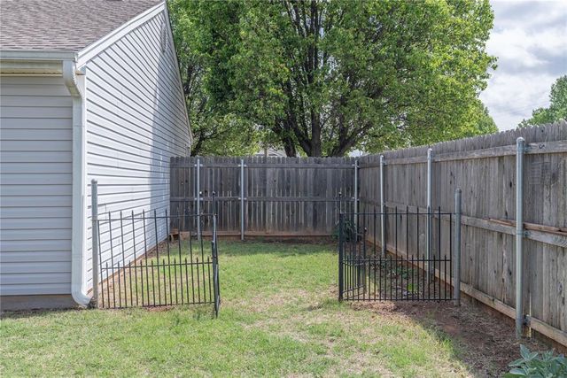 2404 Hunting Horse Trail, Norman, OK 73071
