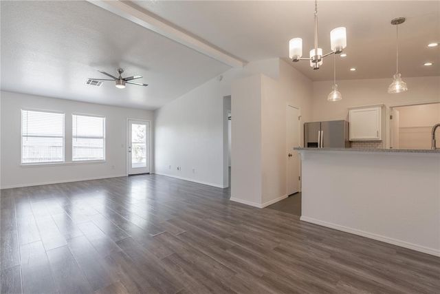 2404 Hunting Horse Trail, Norman, OK 73071