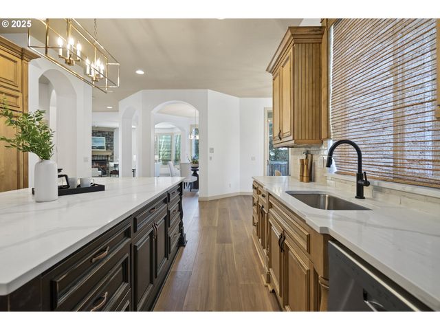 1006 Se 199TH Pl, Camas, WA 98607