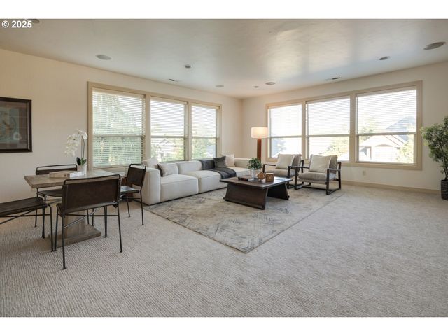 1006 Se 199TH Pl, Camas, WA 98607