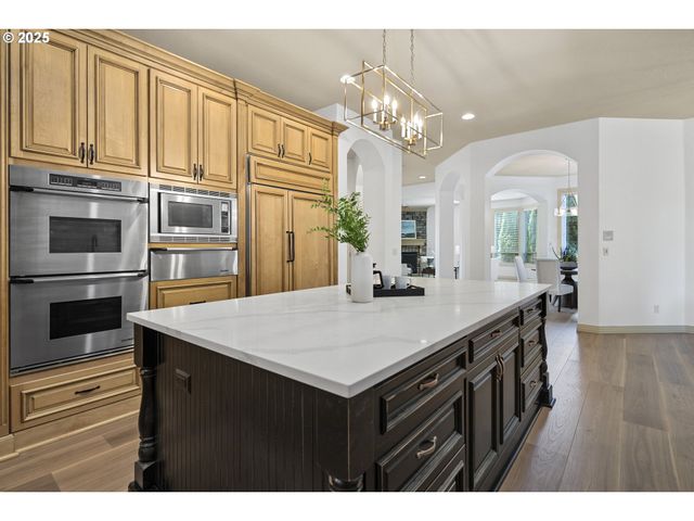 1006 Se 199TH Pl, Camas, WA 98607