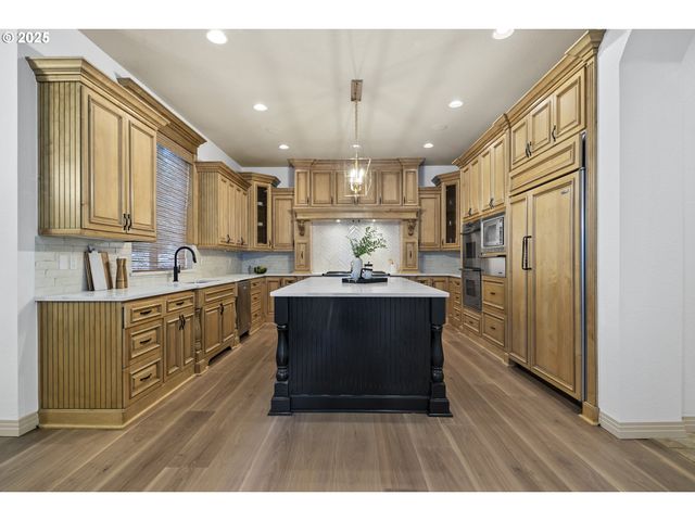 1006 Se 199TH Pl, Camas, WA 98607
