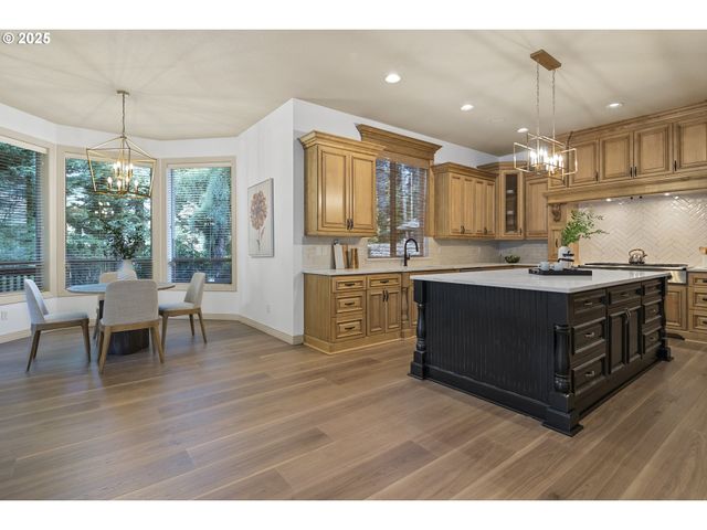 1006 Se 199TH Pl, Camas, WA 98607