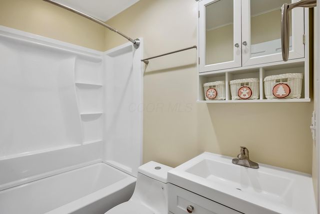 109 E Arcadia Avenue, Columbus, OH 43202