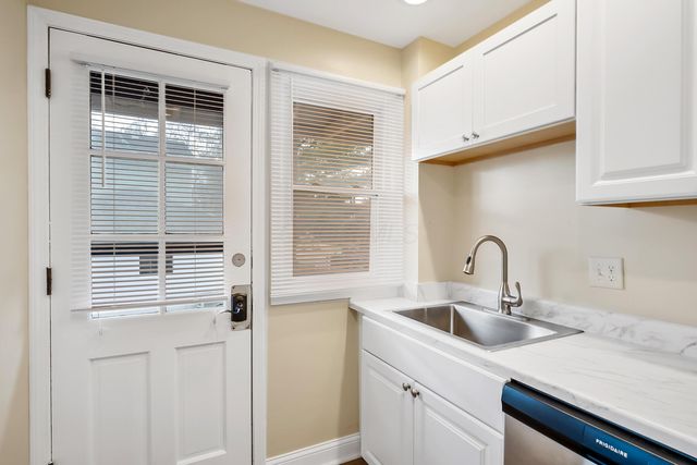 109 E Arcadia Avenue, Columbus, OH 43202