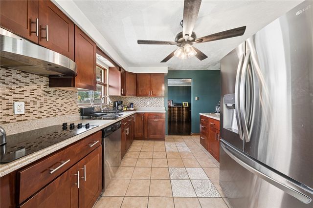 30 Clay Pike, North Huntingdon, PA 15642