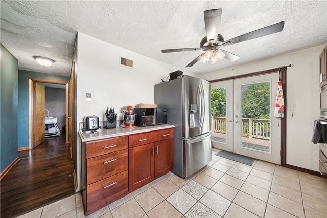 30 Clay Pike, North Huntingdon, PA 15642
