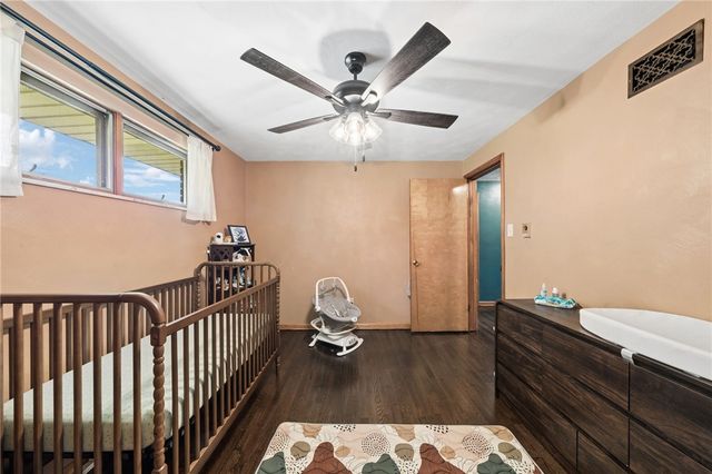 30 Clay Pike, North Huntingdon, PA 15642