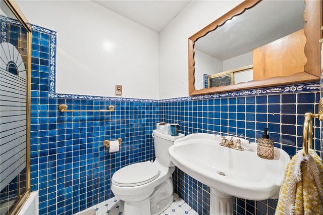 30 Clay Pike, North Huntingdon, PA 15642