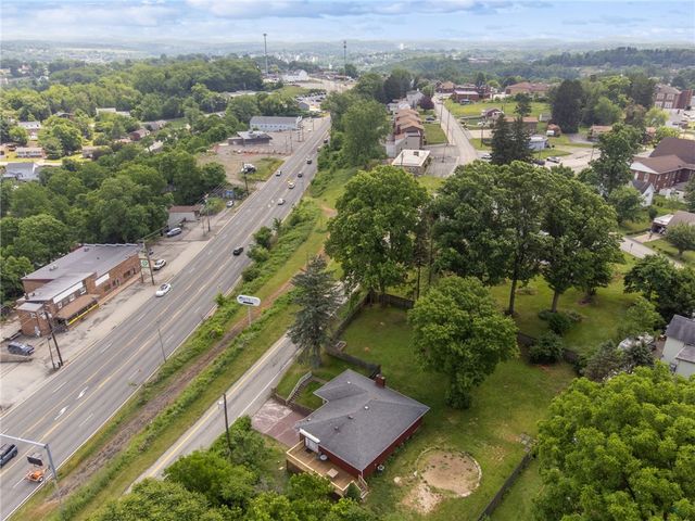 30 Clay Pike, North Huntingdon, PA 15642