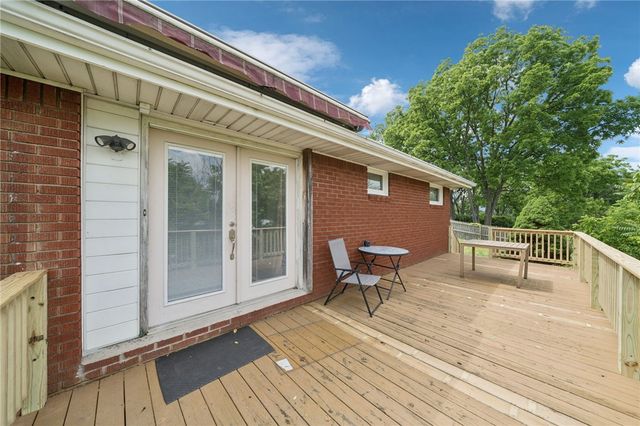 30 Clay Pike, North Huntingdon, PA 15642
