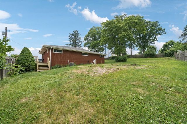 30 Clay Pike, North Huntingdon, PA 15642