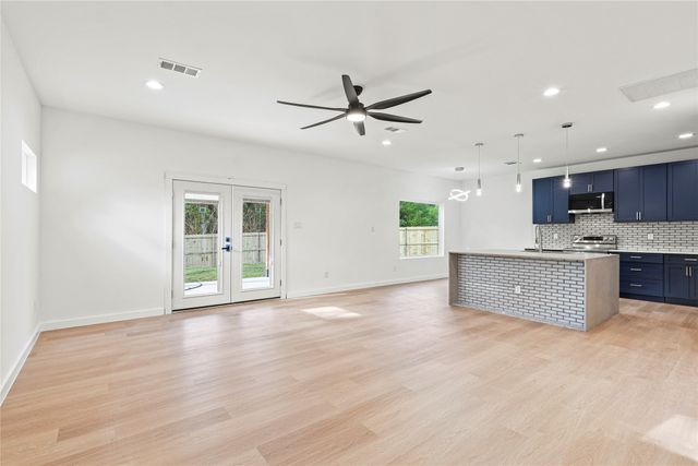 3403 Mundy Drive, Dallas, TX 75216