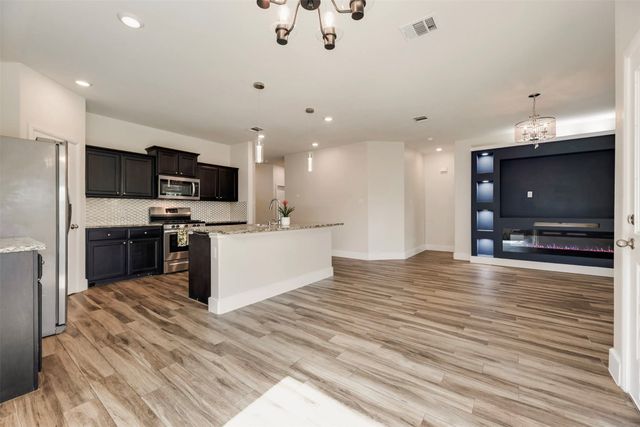 925 Walls Boulevard, Crowley, TX 76036