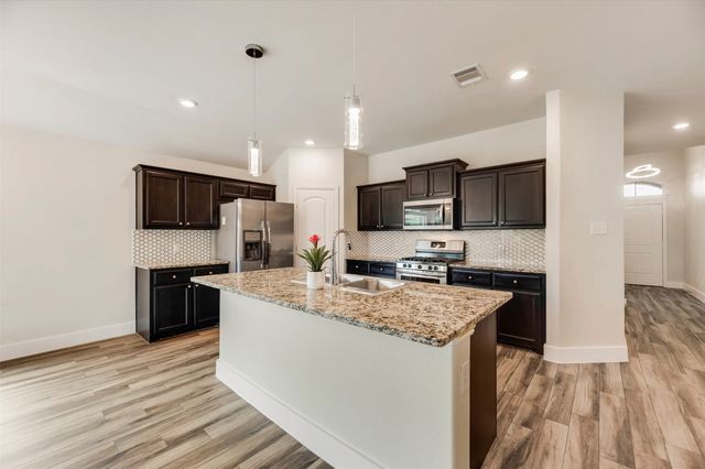 925 Walls Boulevard, Crowley, TX 76036