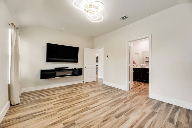 925 Walls Boulevard, Crowley, TX 76036