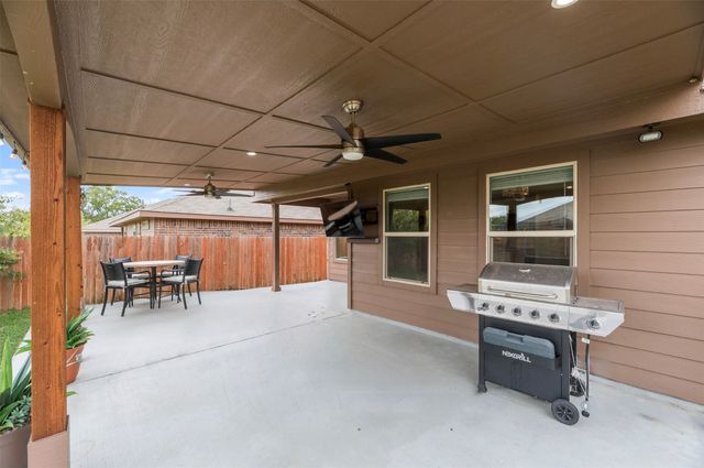 925 Walls Boulevard, Crowley, TX 76036