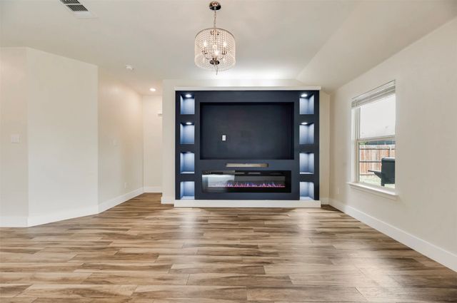 925 Walls Boulevard, Crowley, TX 76036