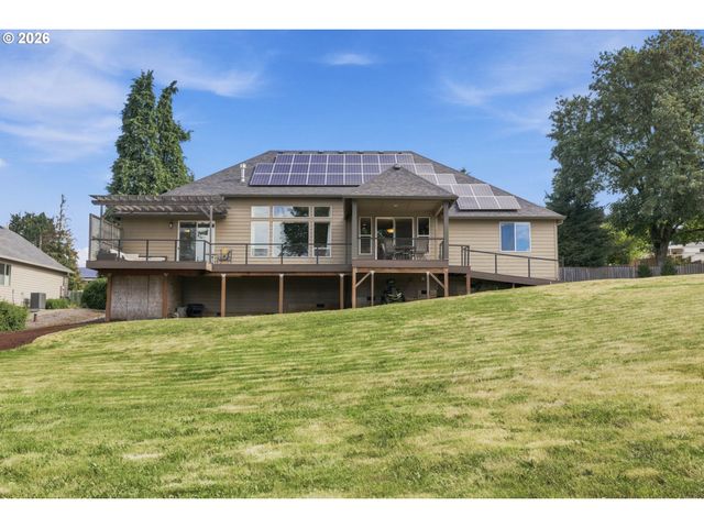 4197 REED St, West Linn, OR 97068