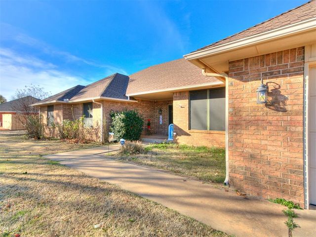 1925 Kyle Drive, Guthrie, OK 73044