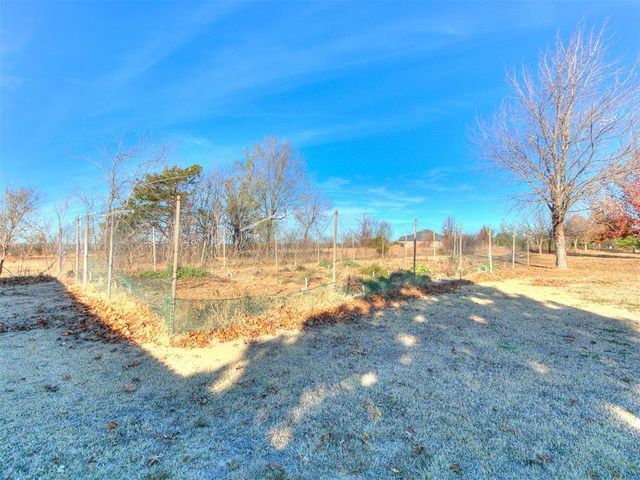 1925 Kyle Drive, Guthrie, OK 73044