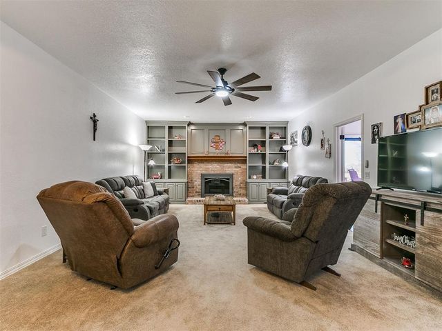 1925 Kyle Drive, Guthrie, OK 73044