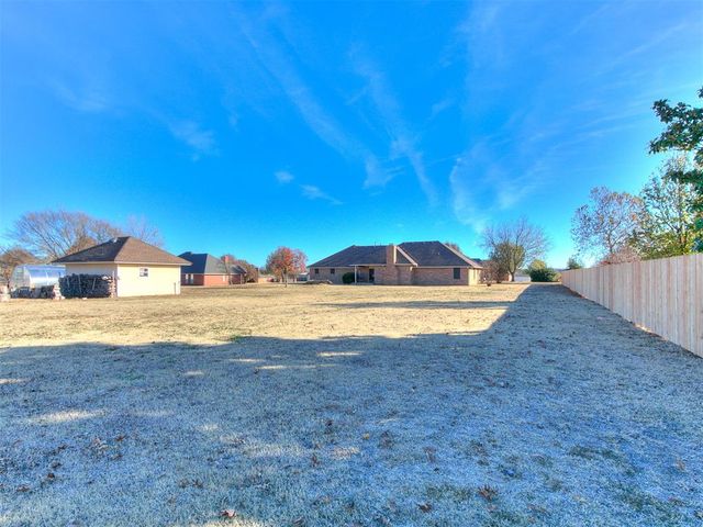 1925 Kyle Drive, Guthrie, OK 73044