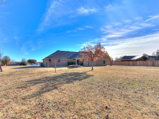 1925 Kyle Drive, Guthrie, OK 73044