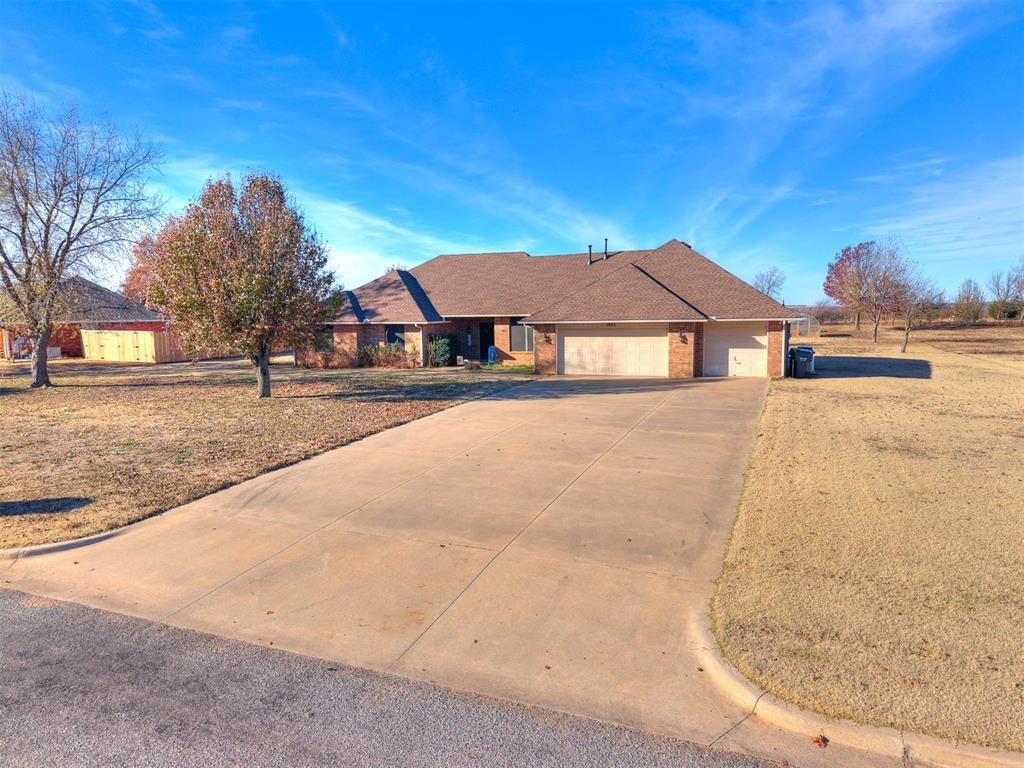 1925 Kyle Drive, Guthrie, OK 73044