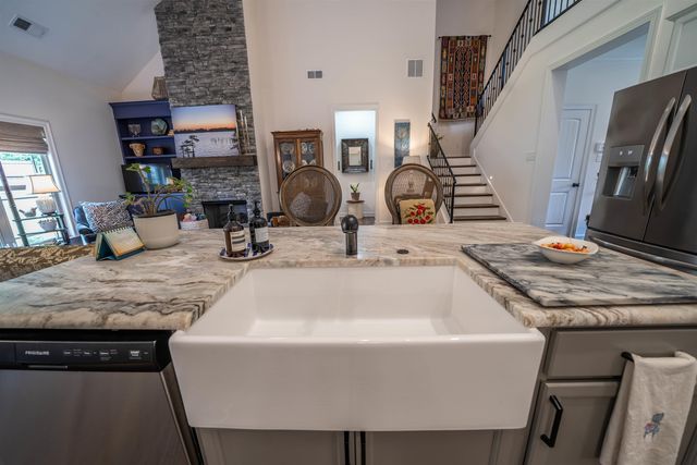 20 GREYSON CV, Oakland, TN 38060