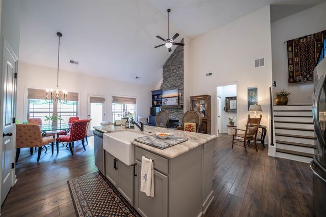 20 GREYSON CV, Oakland, TN 38060
