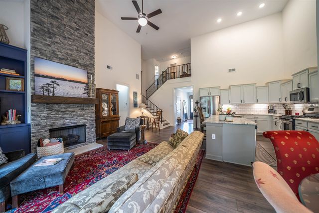 20 GREYSON CV, Oakland, TN 38060