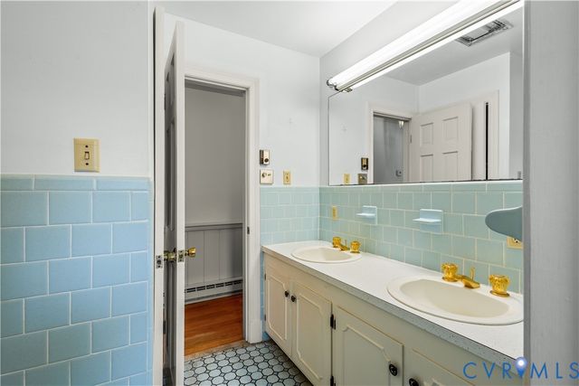 66 Georgia Ave., Warsaw, VA 22572