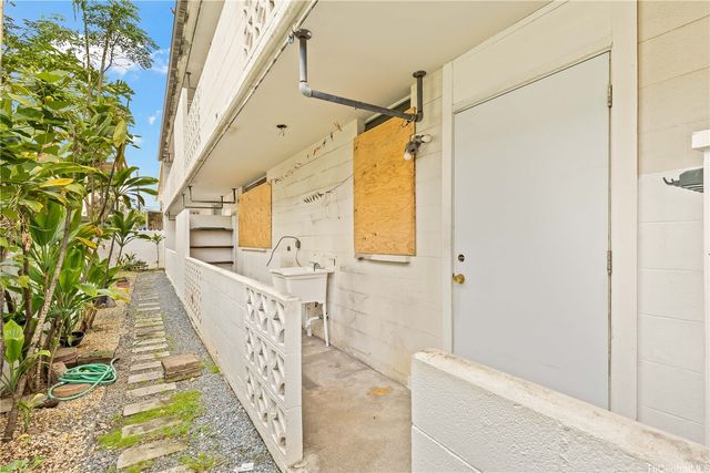 910 Factory Street, Honolulu, HI 96819