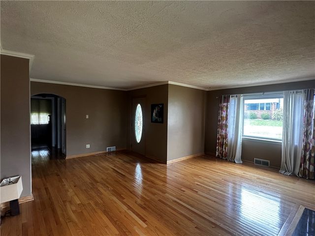 600 Stiefel Ave, Franklin Twp, PA 16117