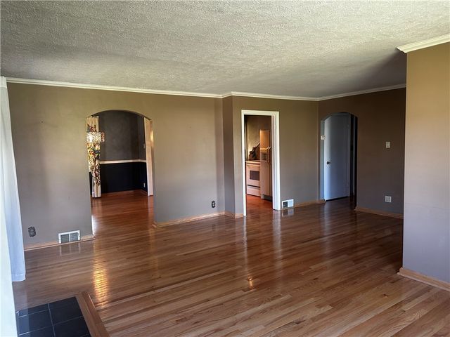 600 Stiefel Ave, Franklin Twp, PA 16117