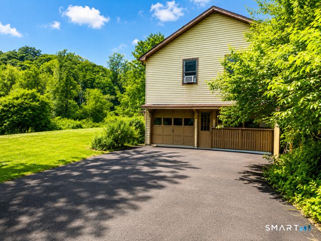 1080 Hoop Pole Road, Guilford, CT 06437