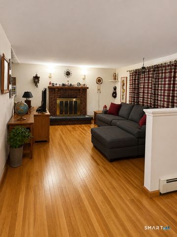 1080 Hoop Pole Road, Guilford, CT 06437