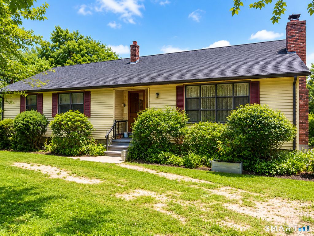 1080 Hoop Pole Road, Guilford, CT 06437