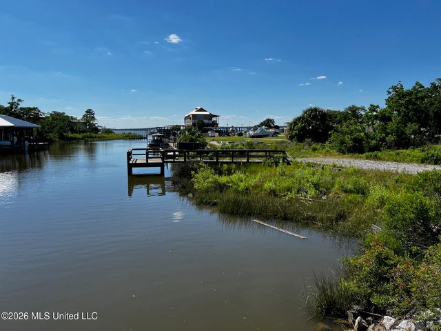 601 3rd Avenue, Pass Christian, MS 39571
