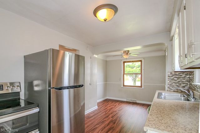 262 E 323rd Street, Willowick, OH 44095
