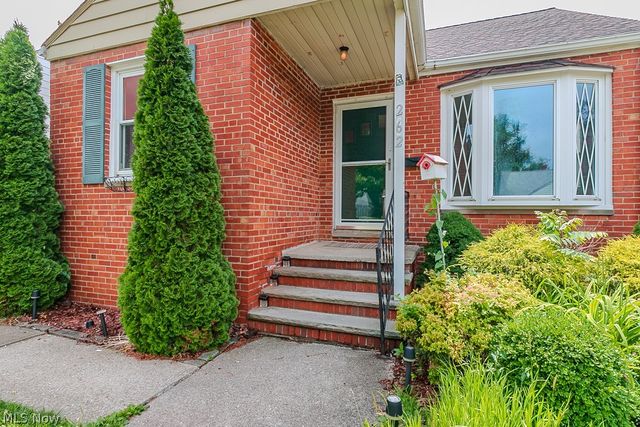 262 E 323rd Street, Willowick, OH 44095
