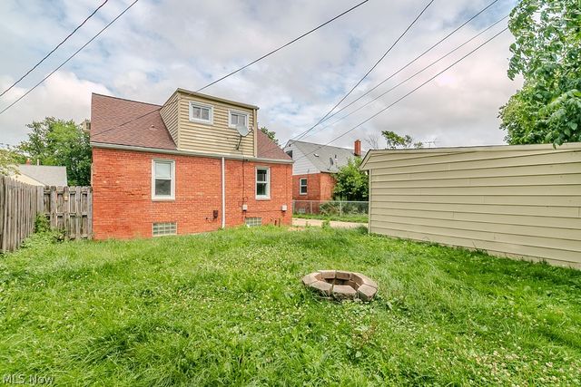 262 E 323rd Street, Willowick, OH 44095