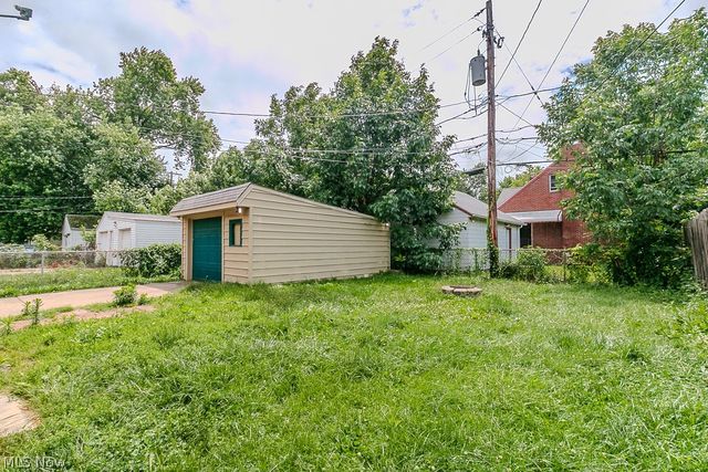 262 E 323rd Street, Willowick, OH 44095