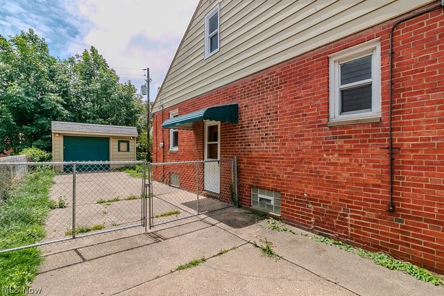 262 E 323rd Street, Willowick, OH 44095