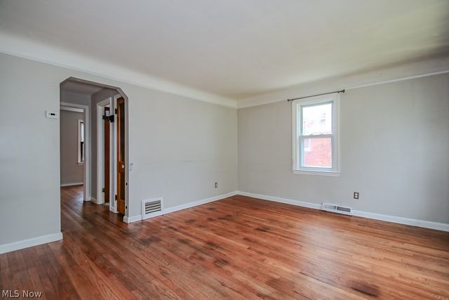 262 E 323rd Street, Willowick, OH 44095