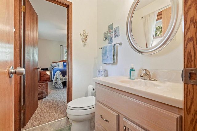 S55W23639 Hickory Ridge DRIVE, Waukesha, WI 53189